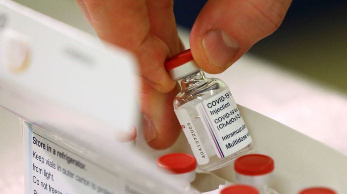 До конца июля Украина должна получить больше 8 миллионов доз вакцин - Шмыгаль