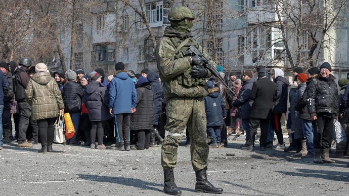 Генштаб: Оккупанты за 3 дня вывезли в Бердянск 300 человек, среди них – дети