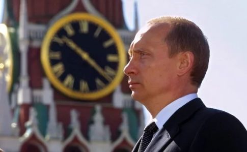 В Кремле рассматривают сценарии сохранения Путина при власти – Bloomberg