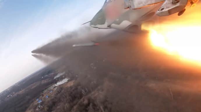 Ukraine's intelligence says Russia has nearly 300 combat aircraft to target Ukraine