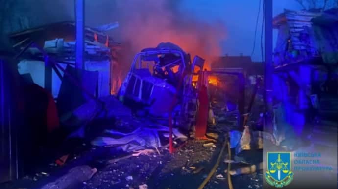 ОВА повідомила нові деталі ранкового удару по Київщині: пошкоджені 74 будинки