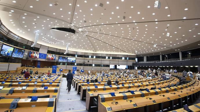 Європарламент схвалив резолюцію із закликом прийняти Україну в НАТО після завершення війни