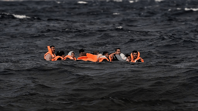 У Греції — третя за тиждень аварія човна з мігрантами, є загиблі