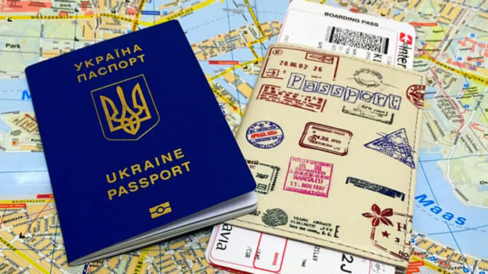 Українці можуть подорожувати вже до 25 країн. Список