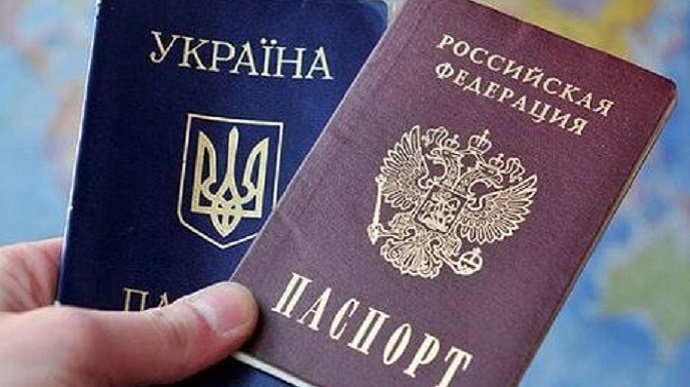 Russians confiscate Ukrainian passports from citizens in temporarily occupied territories