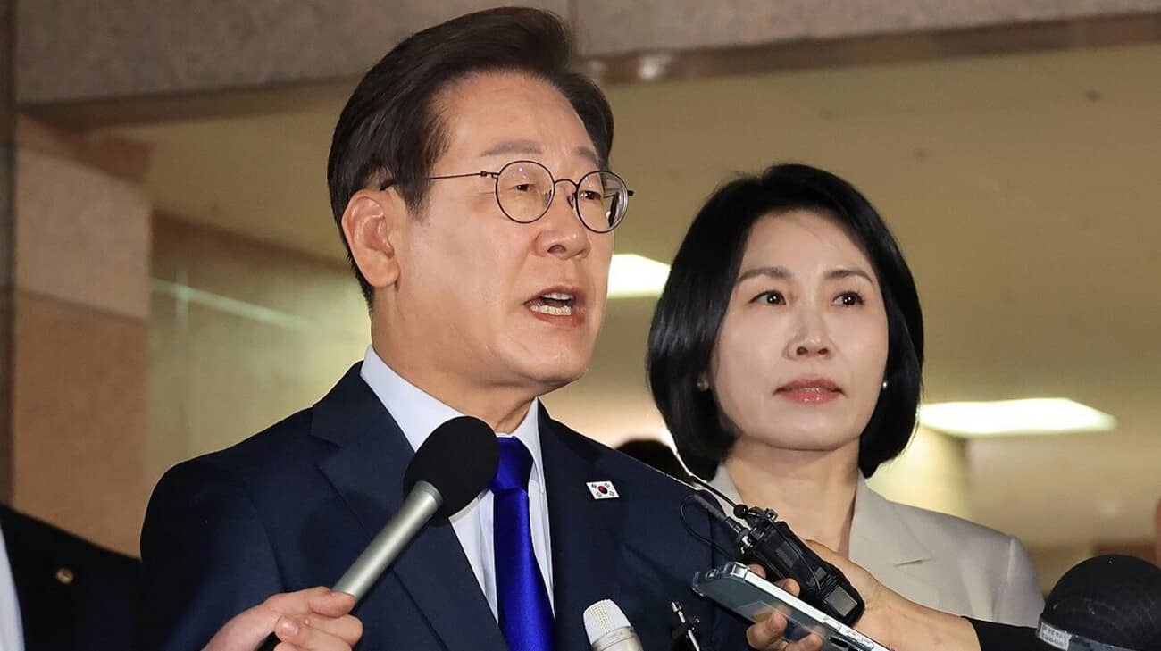 In the election of President South Korea wins the opposition leader
