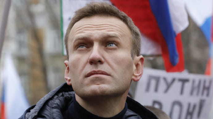 В России задержали более тысячи человек, которые пришли на суд к Навальному