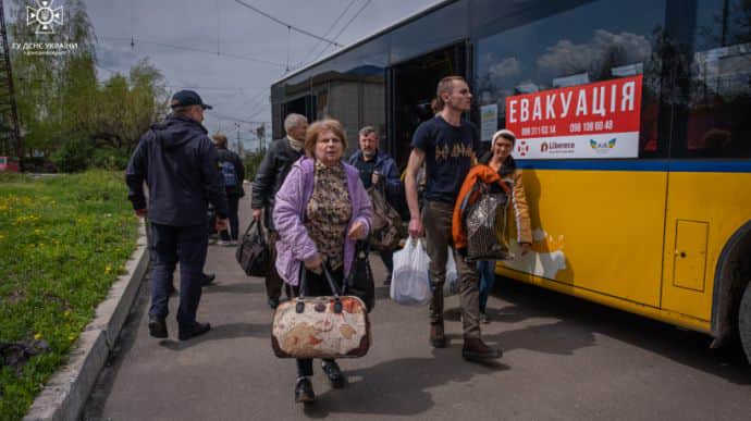 Almost 1,500 people evacuated from Kupiansk district