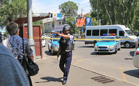 В центре Алматы произошла перестрелка, погибли полицейские