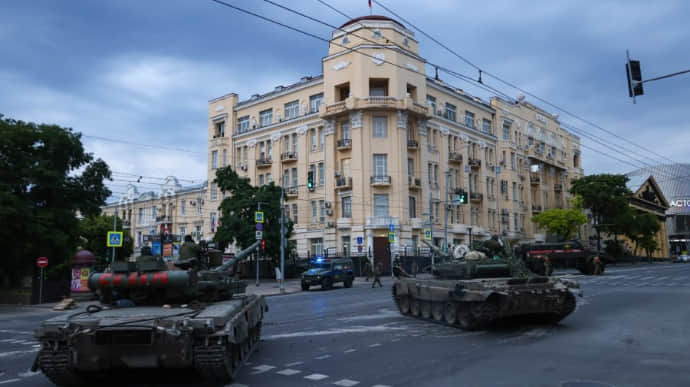 У Ростові військовий штаб оточили танки – росЗМІ