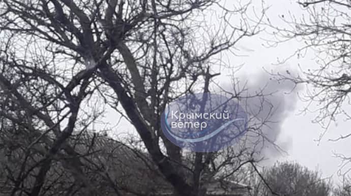 Explosions heard in areas of Sevastopol and Hvardiiske, Crimea, where airbase is located – photo, video