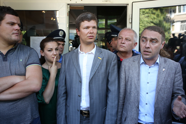 Свободовцы Игорь Мирошниченко и Андрей Илльенко не застали министра, уехал в Кабмин