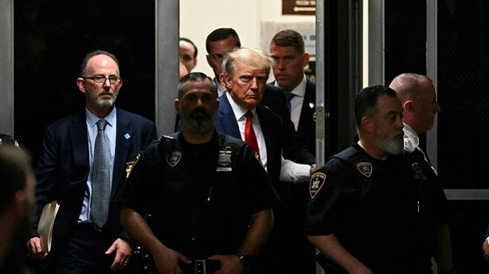 Трампа арестовали в суде Нью-Йорка