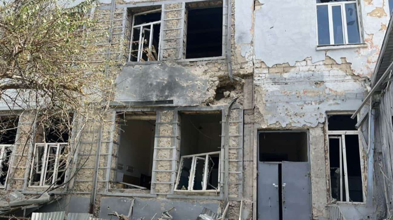 Russians target 3 districts in Kherson Oblast: 1 woman killed, 14 civilians injured – photos