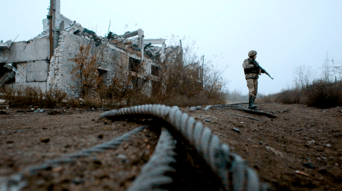 Окупанти на Донбасі поранили бійця ЗСУ