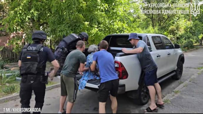 Woman injured in Russian attack on Kherson's Dniprovskyi district – video