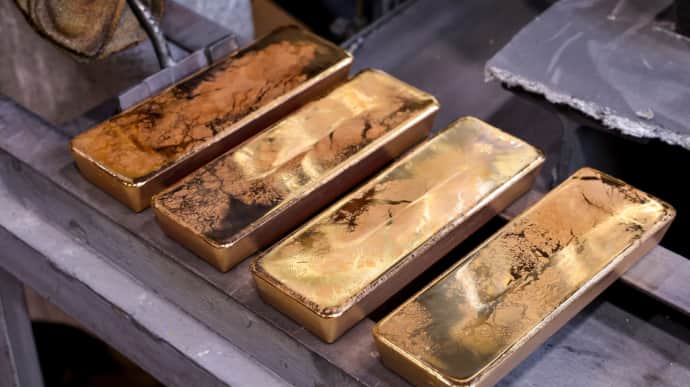 Russian banks circumvent ban on dollars and euros import, trading in gold – Bloomberg
