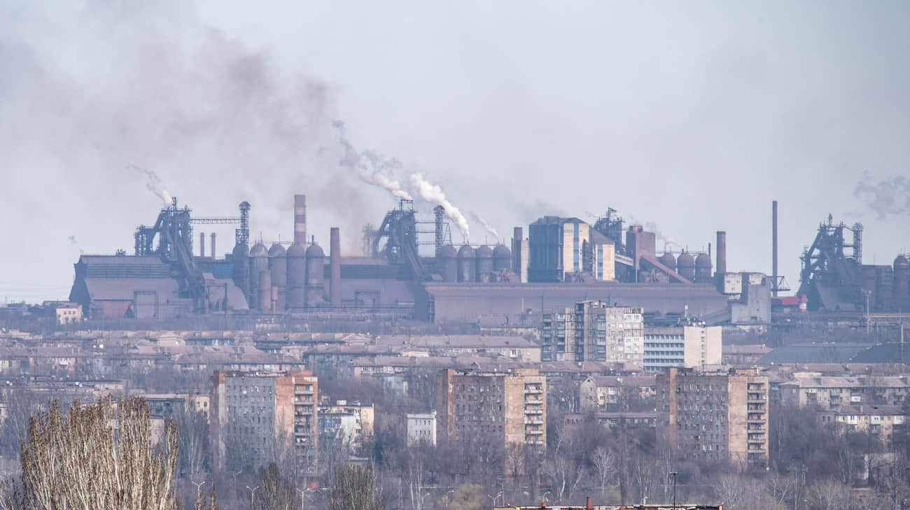 Putin gives Mariupol steel plant to Chechen leader's associates for looting