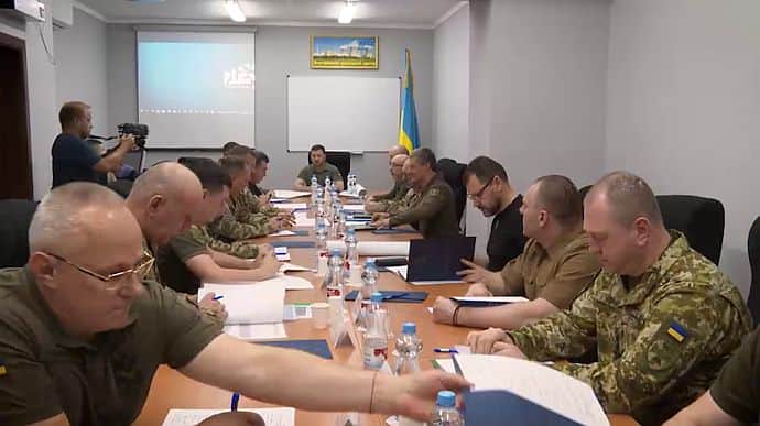 Zelenskyy holds off-site Supreme Commander-in-Chief's Staff meeting at Rivne NPP