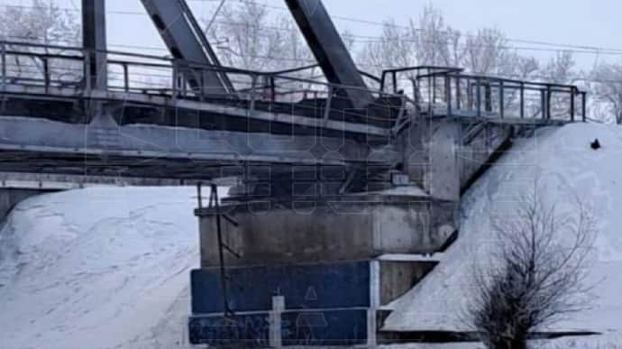 Unknown individuals damage railway bridge, used for transporting ammunition, in Russia's Samara Oblast – photo, map