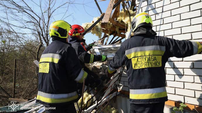 Russians attack on Dnipropetrovsk Oblast: one killed, one rescued from rubble – photos