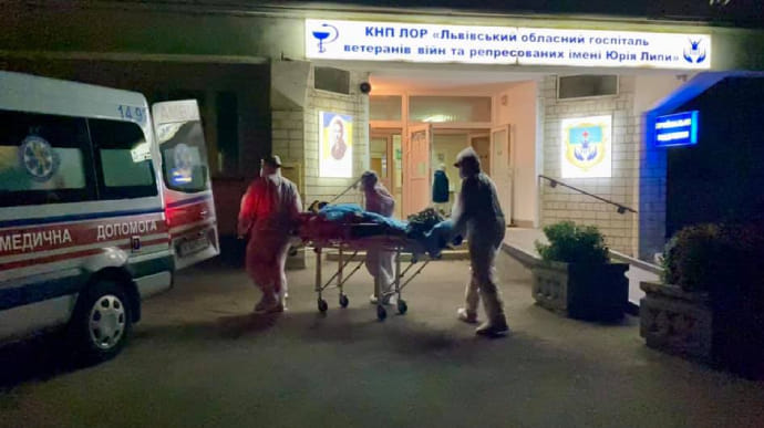 В госпитале возле Львова говорят, что взрыва не было, никто не пострадал