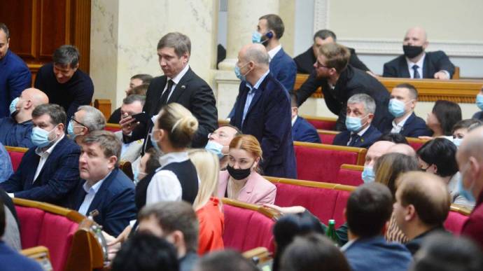 Сложение 150 депутатами мандатов не приведет к роспуску Рады – представитель ВР