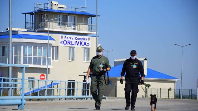 Orlivka ferry checkpoint temporarily closed due to Russian attack