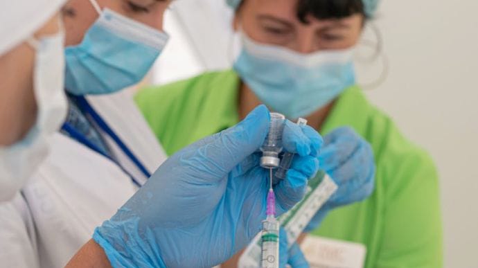 14 миллионов украинцев получили базовый курс прививок против Covid – МОЗ