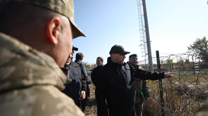 Очільник МВС анонсував велике будівництво кордонів з Білоруссю і РФ