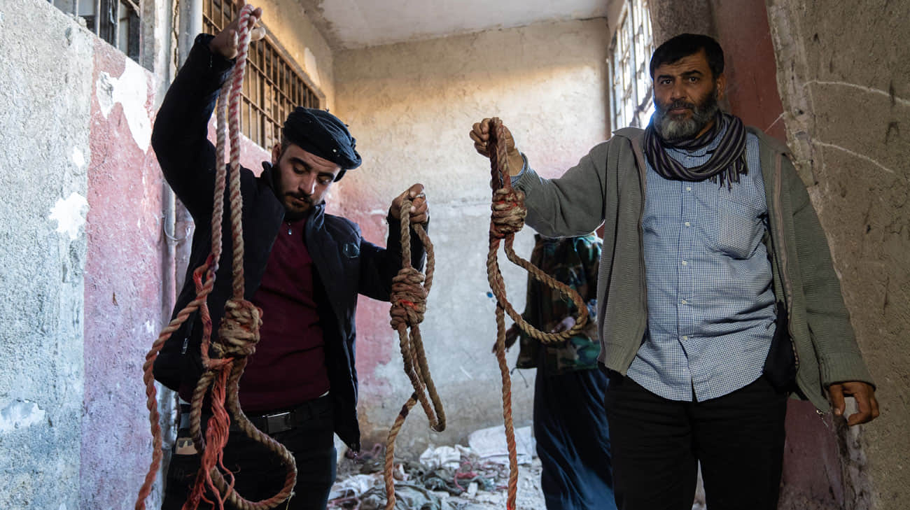 Syria releases prisoners from "slaughterhouse" prison, known for years of torture – photo, video