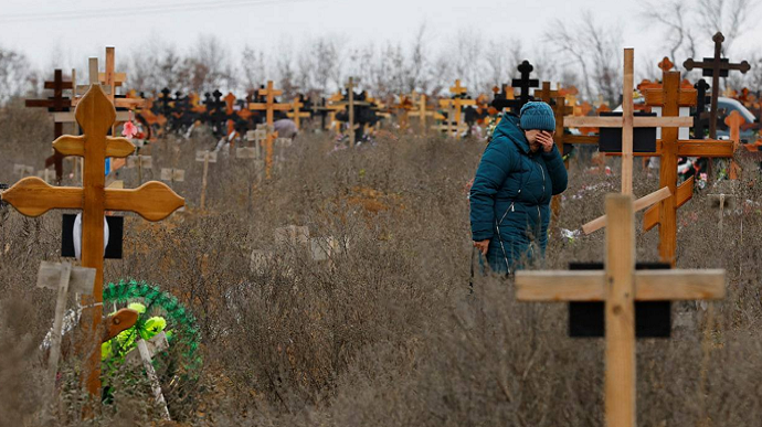 В оккупированном Мариуполе умирает около 150 человек еженедельно – городской совет