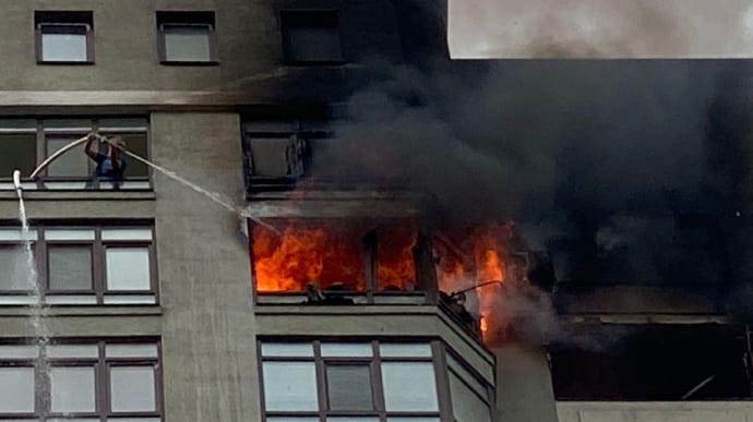 У Києві горіла квартира на 24 поверсі: загинув чоловік