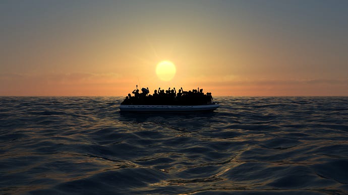 У Середземному морі через аварію на кораблі потонули понад 60 мігрантів