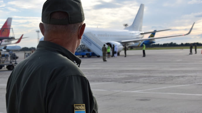 Украина не прекращает эвакуацию из Афганистана после ухода США - МИД
