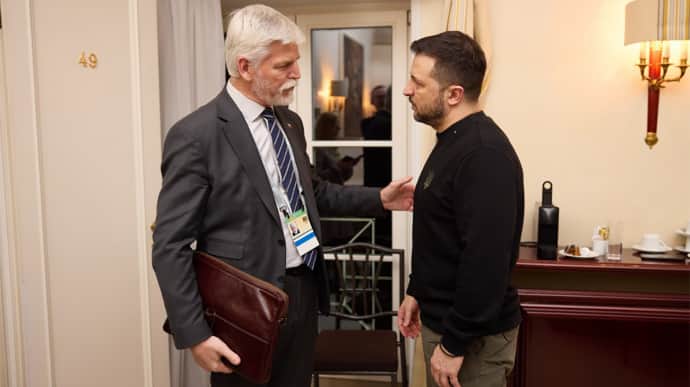 Zelenskyy thanks Czech President for his artillery ammunition initiative