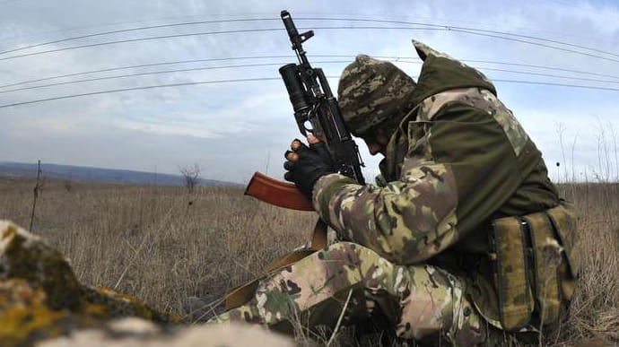 Вражеский снайпер убил еще одного военного на Донбассе