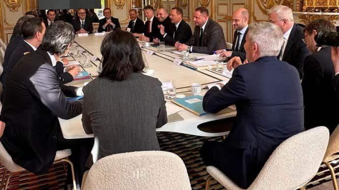 У Лондоні стартували переговори щодо мирного плану для України за участі п’яти країн