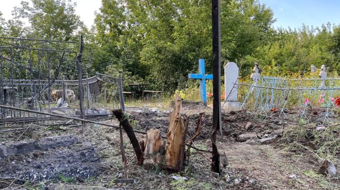 Russian occupiers destroy a dozen graves and damage houses in Sumy Region 