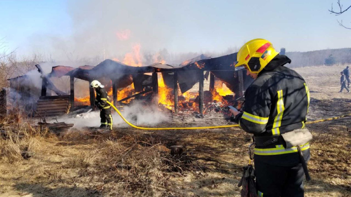 Вражеским огнем уничтожено 3 и повреждено 10 жилых домов в Житомирской области