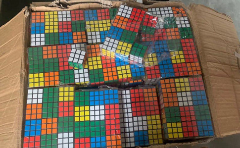 Через порушення авторського права в Україну не пустили 8 тисяч кубиків Рубіка