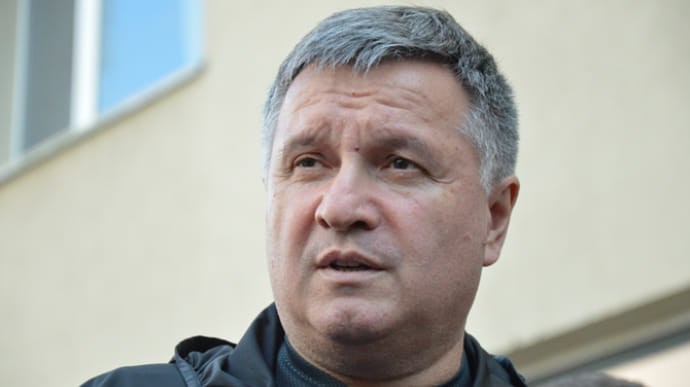 Треть украинцев поддержала отставку Авакова, еще трети - безразлично