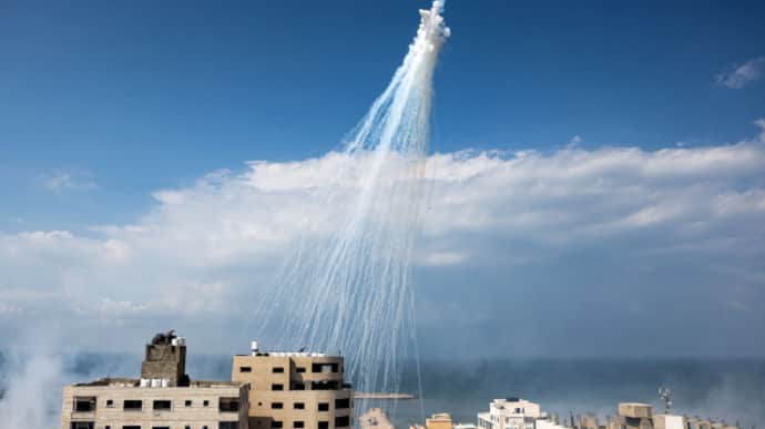 Human Rights Watch accuses Israel of using white phosphorus