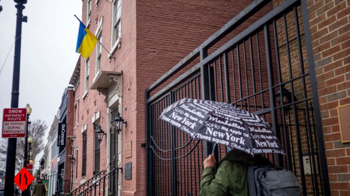 У Вашингтоні біля посольства України заарештували двох чоловіків зі зброєю