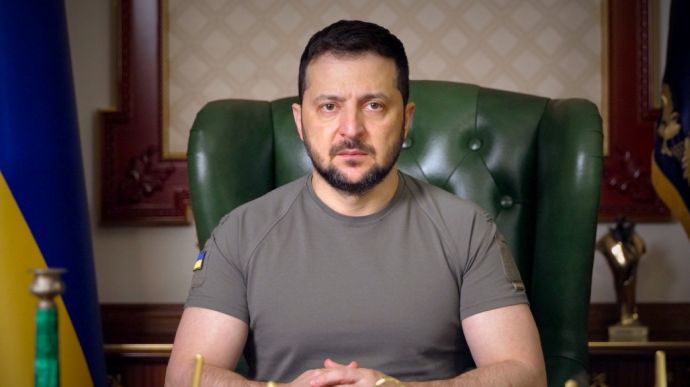 Зеленський: На Луганщині з боями рухаємося, на Донеччині через погоду поменшало атак