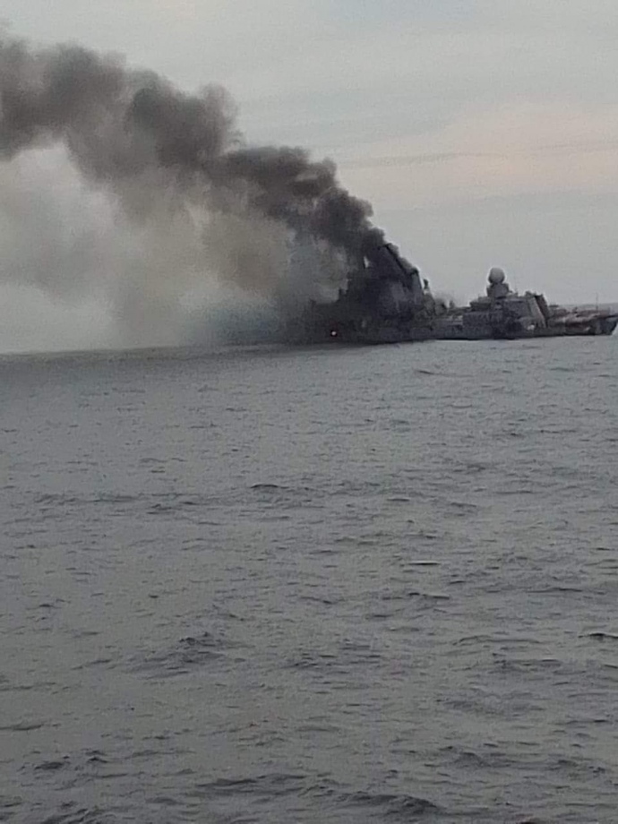Западные OSINT-журналисты утверждают, что нашли реальное фото подбитого крейсера "Москва" (ФОТО)   3