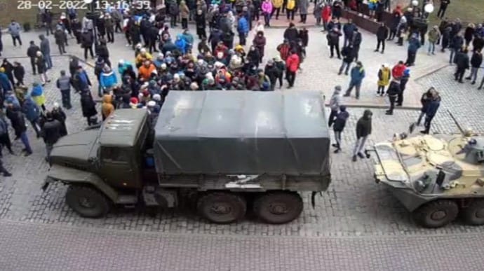 Путин х…йло: в оккупированном Бердянске люди вышли на митинг