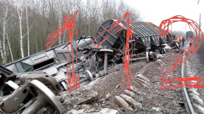 У Росії після вибуху зійшов з рейок потяг із 19 вагонами – ЗМІ