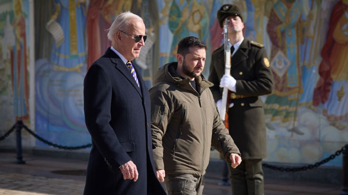 США перед визитом Байдена в Киев связывались с Россией – АР 