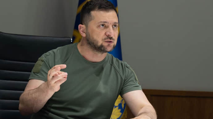 Zelenskyy believes counteroffensive slows down as Western weapons arrive late